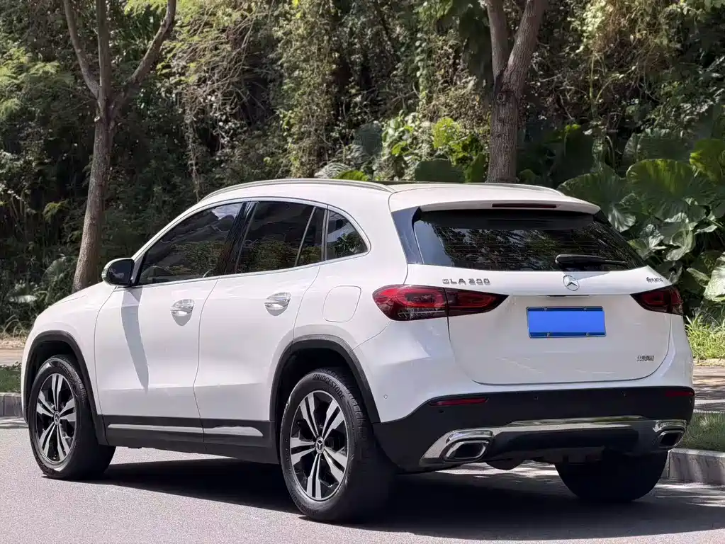 Mercedes-Benz GLA — фото 7