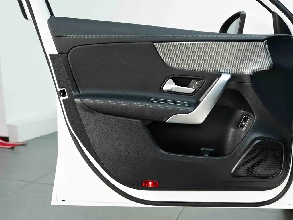 Mercedes-Benz A-Class — фото 10