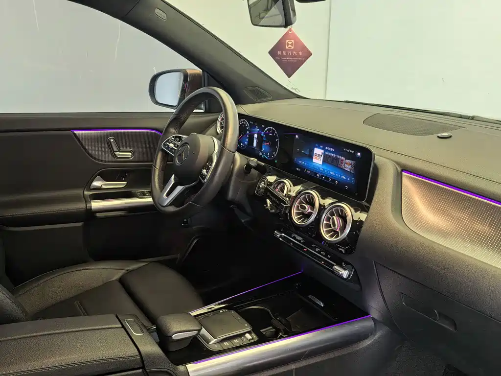 Mercedes-Benz GLA — фото 10