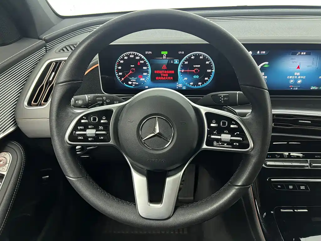 Mercedes-Benz EQC — фото 11