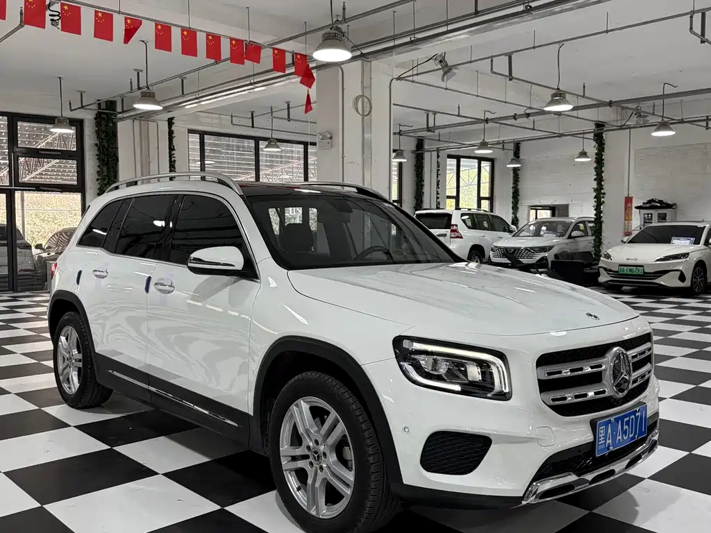 Mercedes-Benz GLB — фото 3