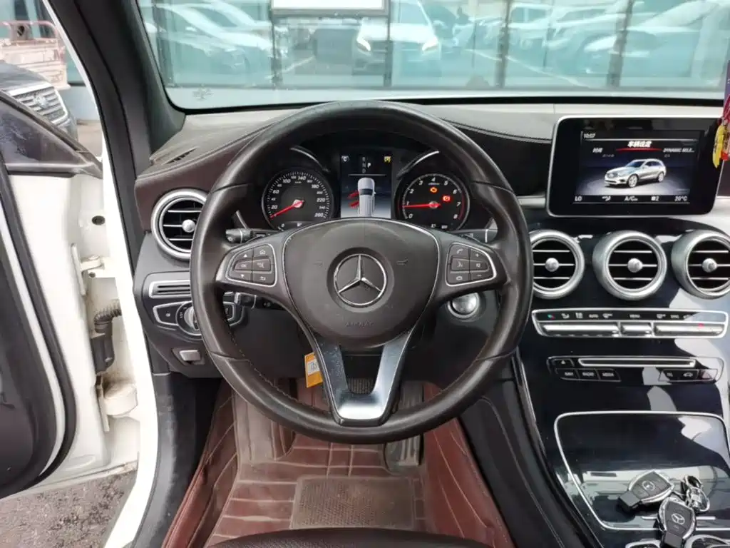 Mercedes-Benz GLC — фото 11
