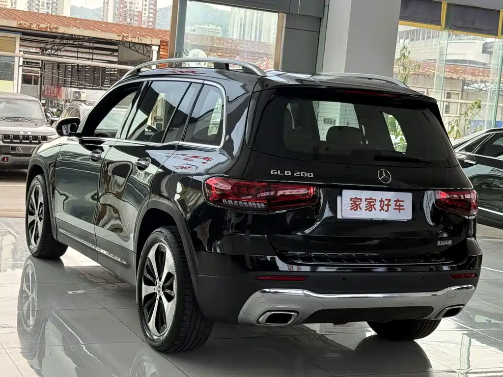 Mercedes-Benz GLB — фото 15