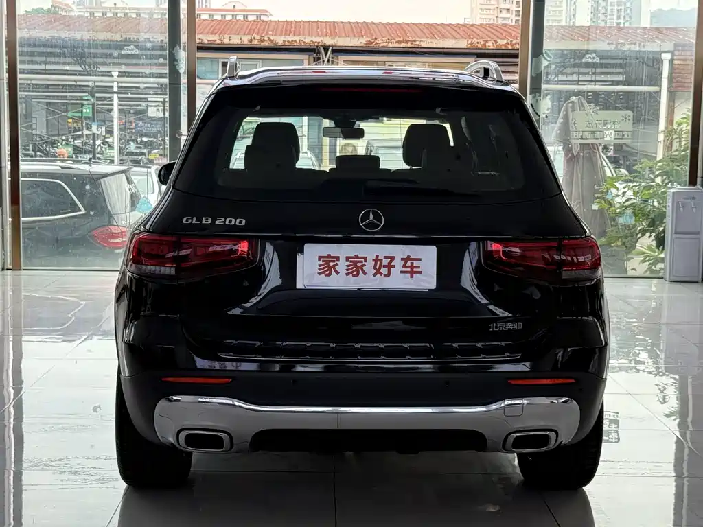 Mercedes-Benz GLB — фото 16