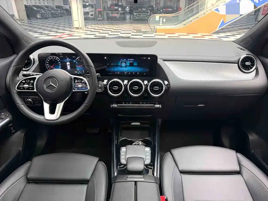 Mercedes-Benz GLA — фото 10