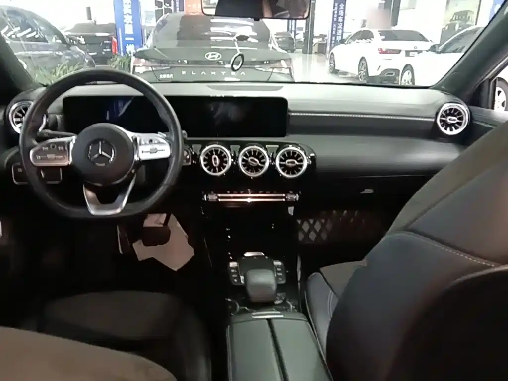 Mercedes-Benz A-Class — фото 10