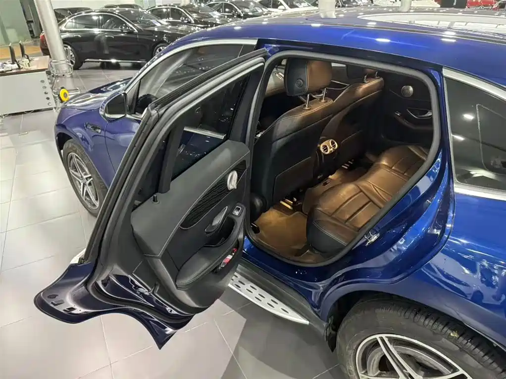 Mercedes-Benz EQC — фото 15