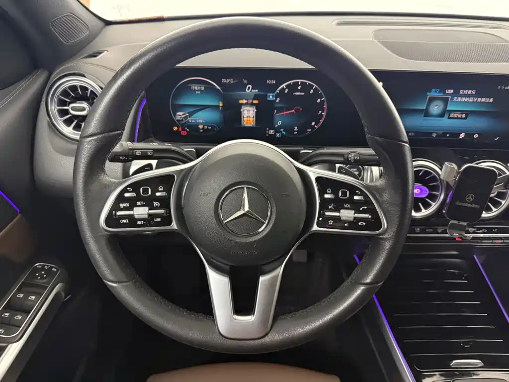 Mercedes-Benz GLB — фото 15