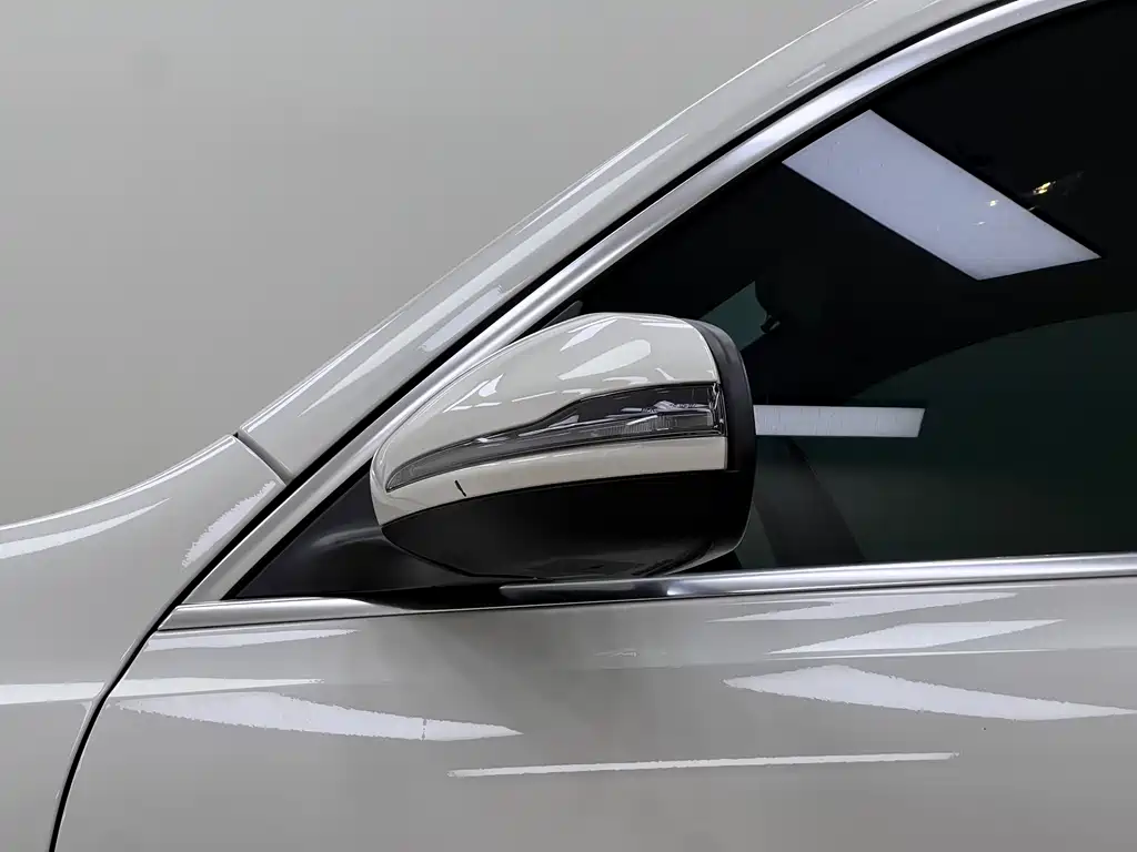 Mercedes-Benz EQB — фото 11