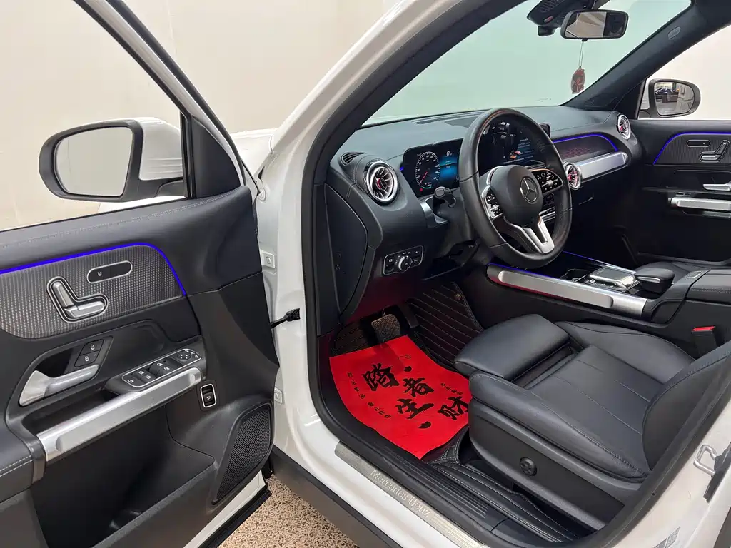 Mercedes-Benz EQB — фото 13