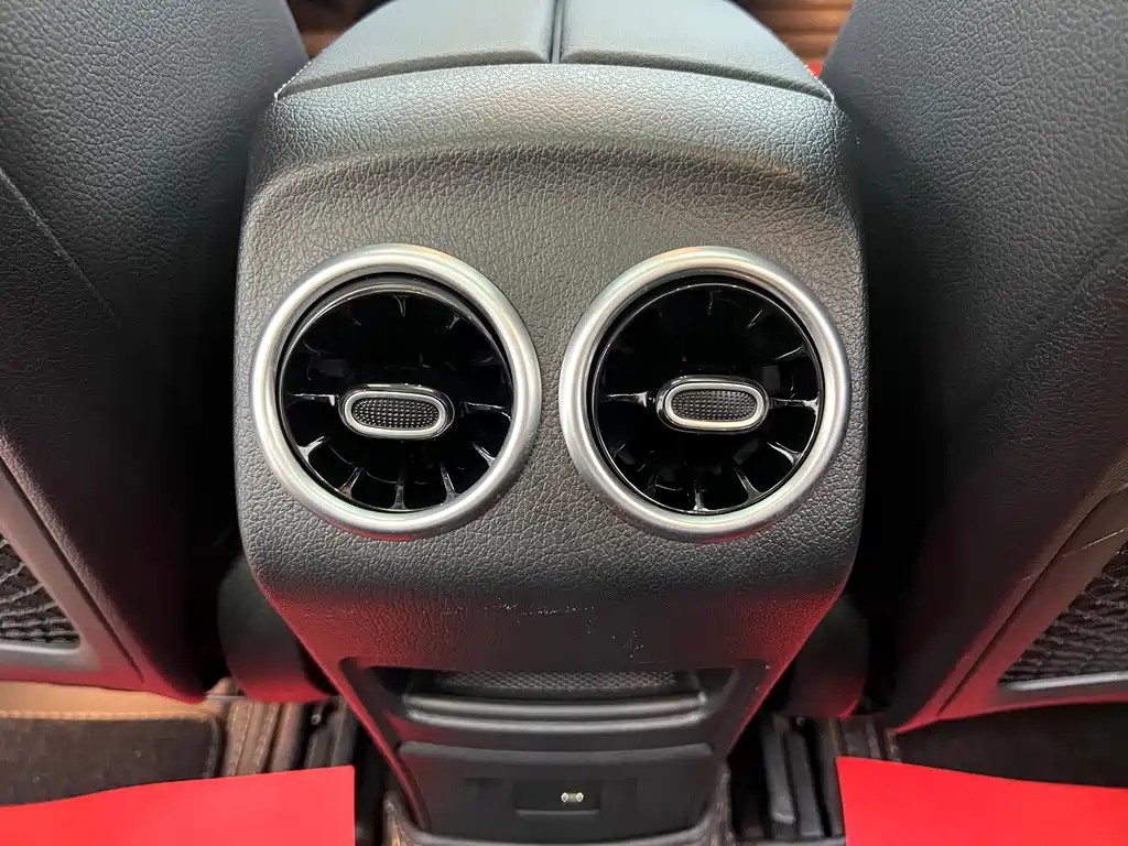 Mercedes-Benz EQB — фото 18