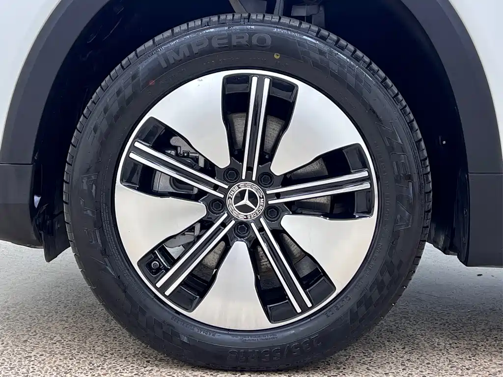 Mercedes-Benz EQB — фото 10