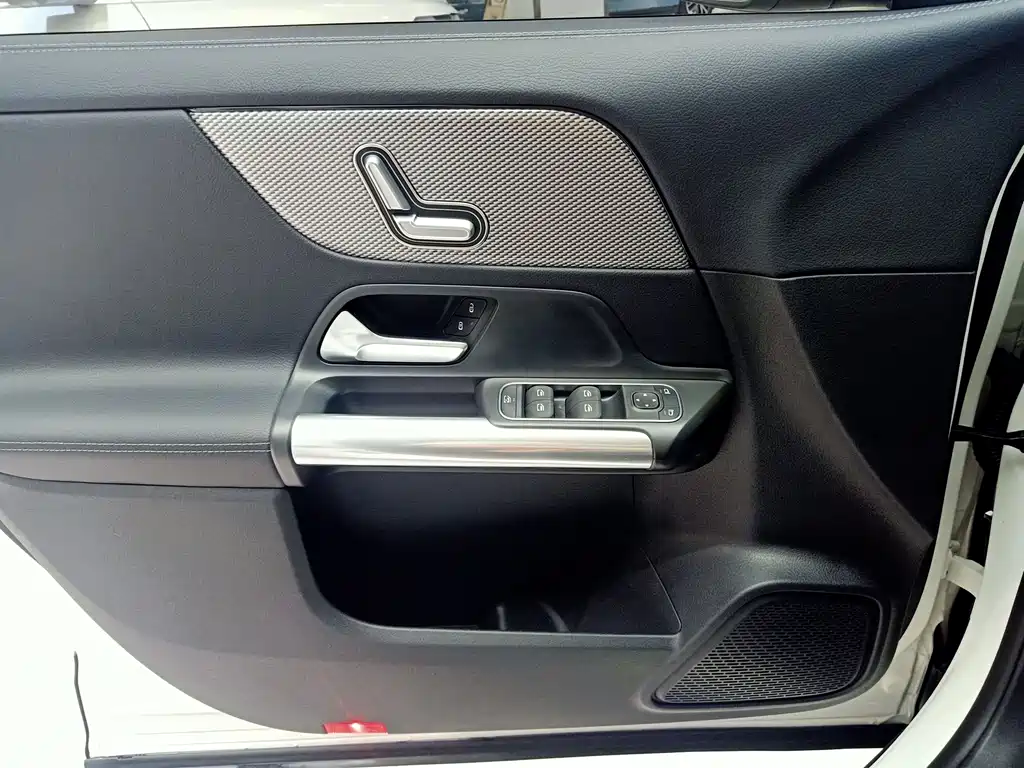 Mercedes-Benz GLA — фото 14