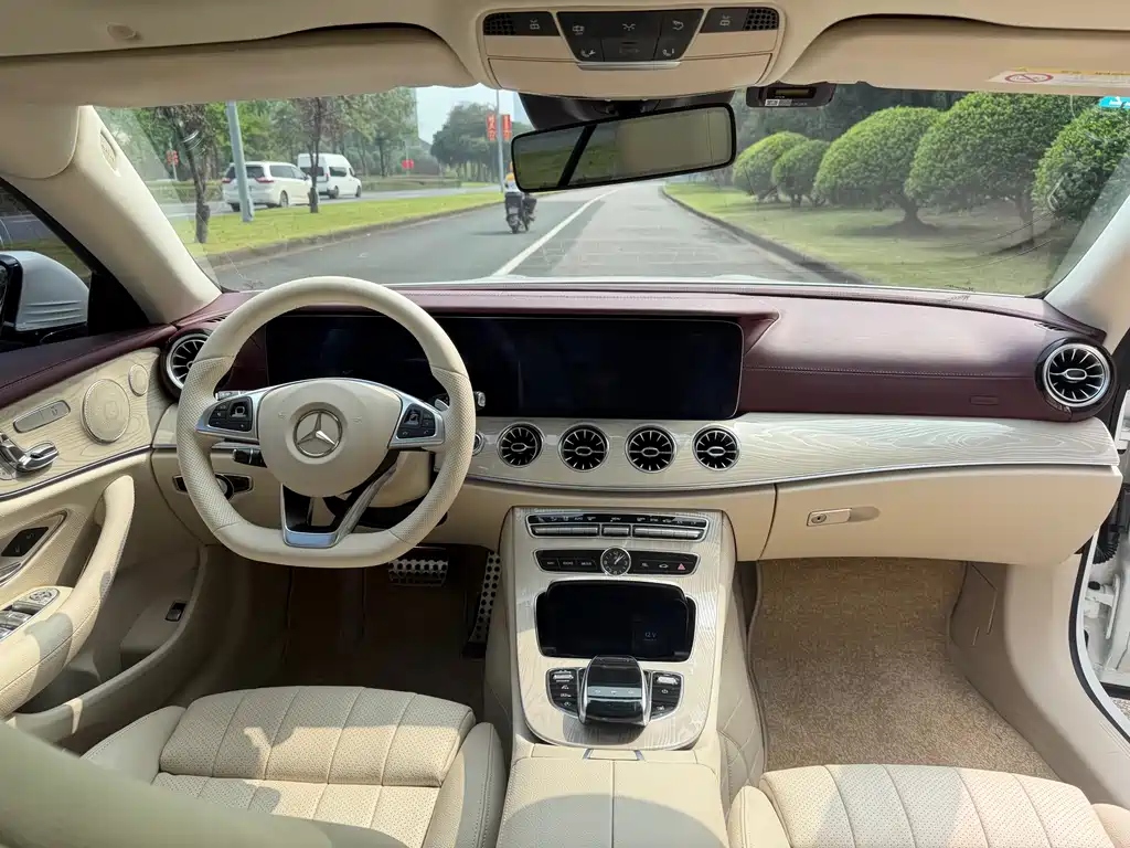 Mercedes-Benz E-Class (Import) — фото 4