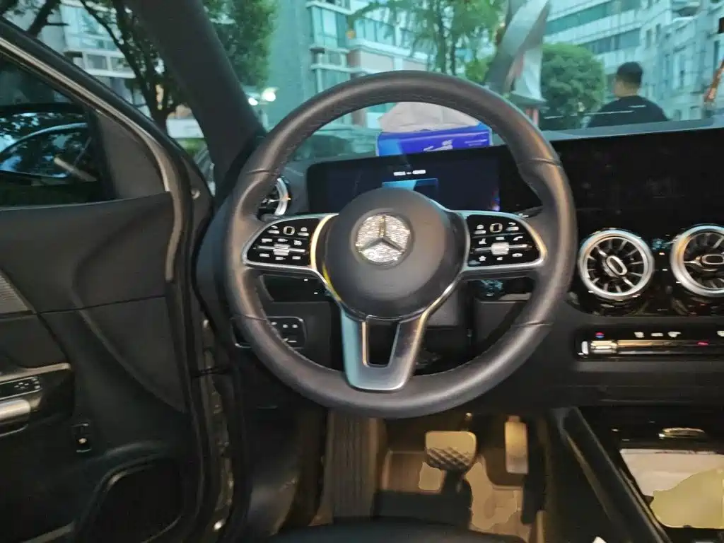 Mercedes-Benz GLA — фото 11