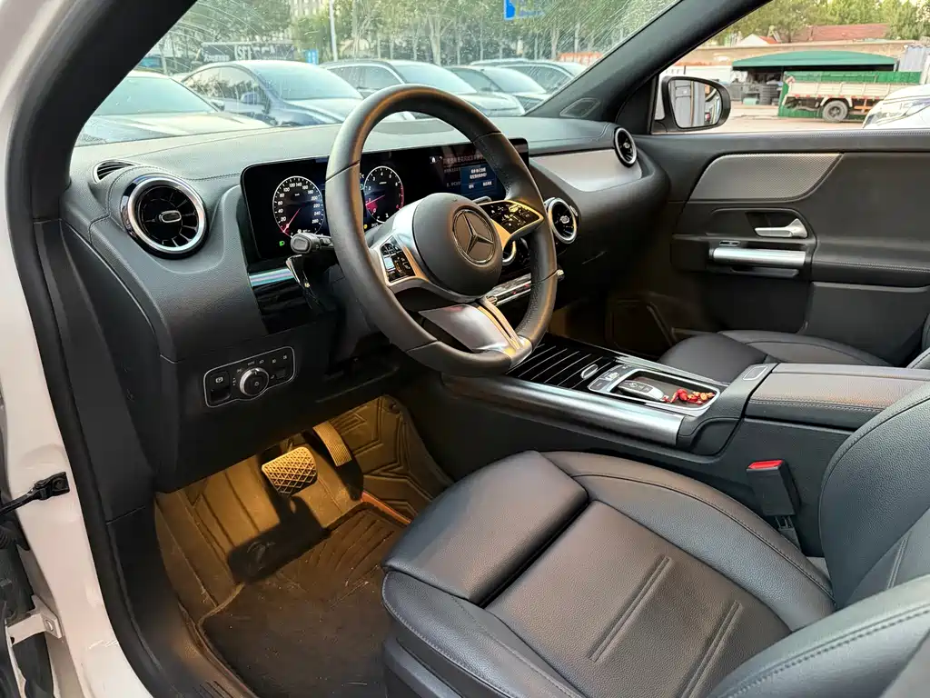 Mercedes-Benz GLA — фото 7