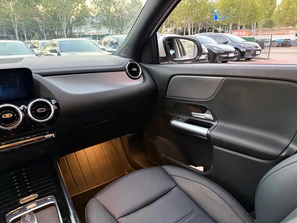 Mercedes-Benz GLA — фото 10