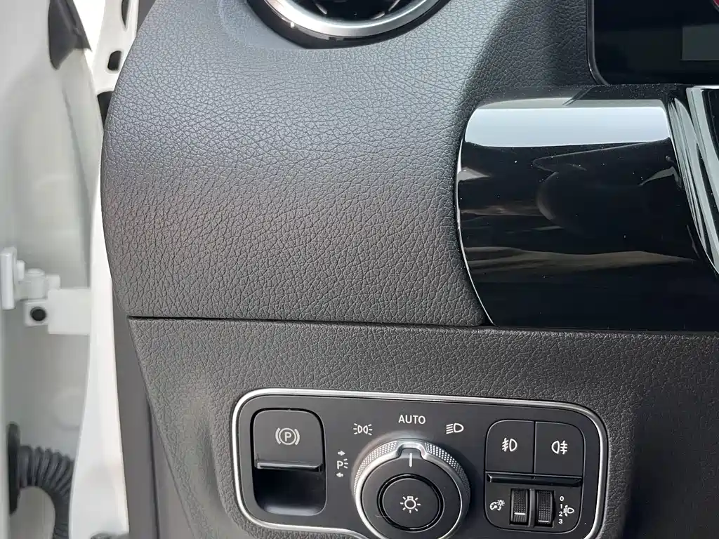 Mercedes-Benz GLA — фото 21