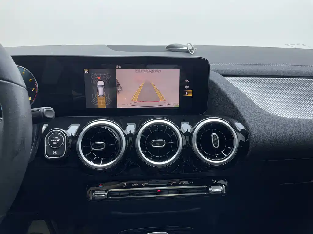 Mercedes-Benz GLA — фото 26