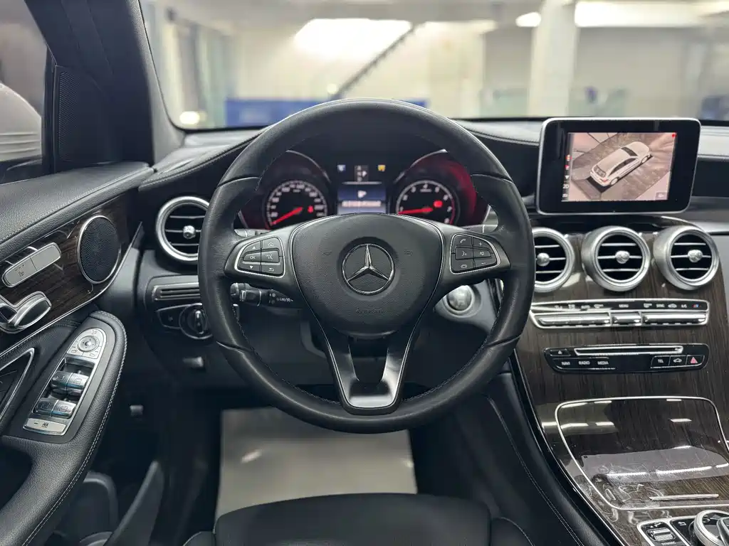 Mercedes-Benz GLC — фото 9