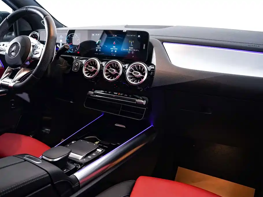 Mercedes-Benz GLA AMG — фото 25