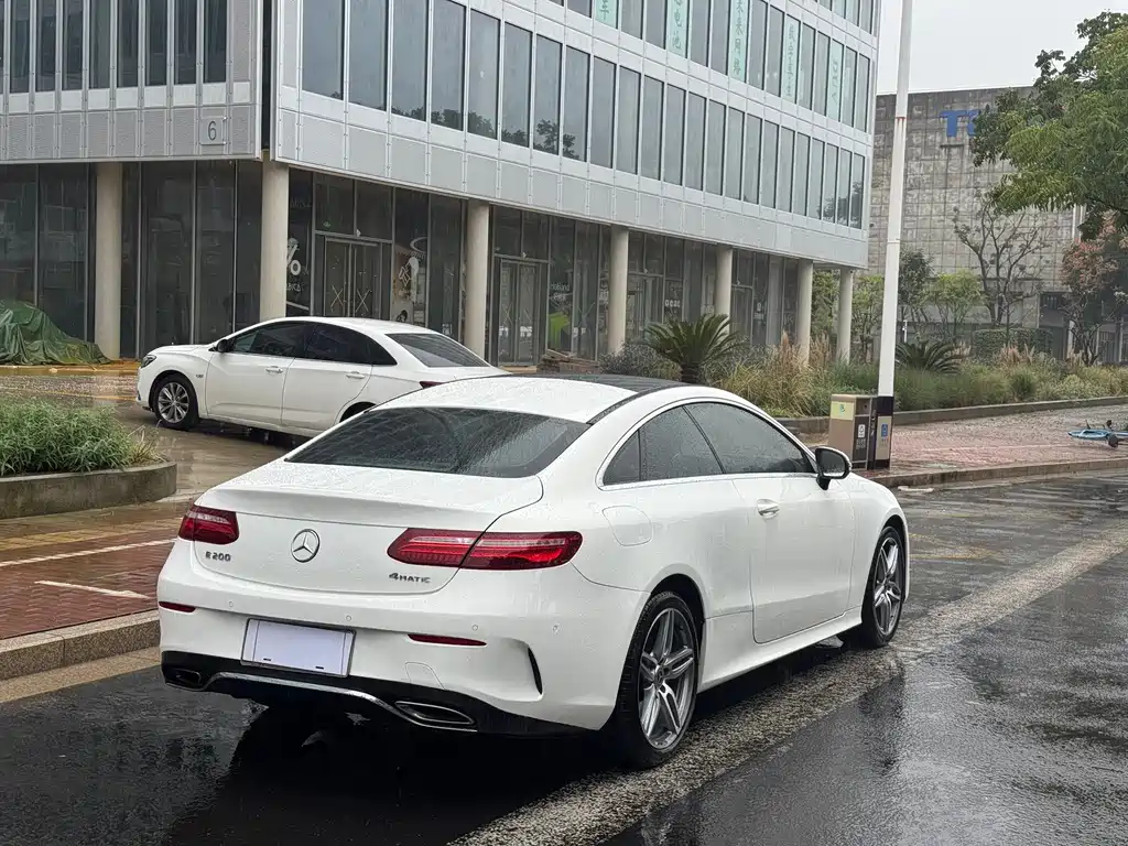 Mercedes-Benz E-Class (Import) — фото 4
