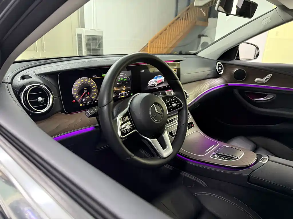 Mercedes-Benz E-Class — фото 10
