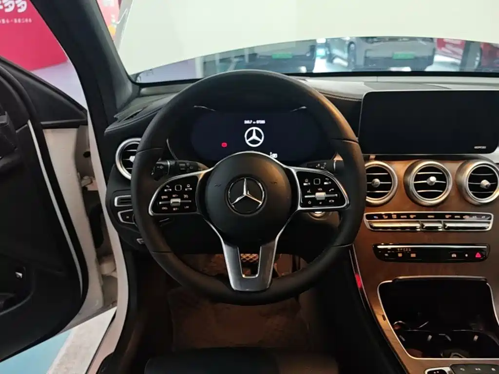 Mercedes-Benz GLC — фото 11