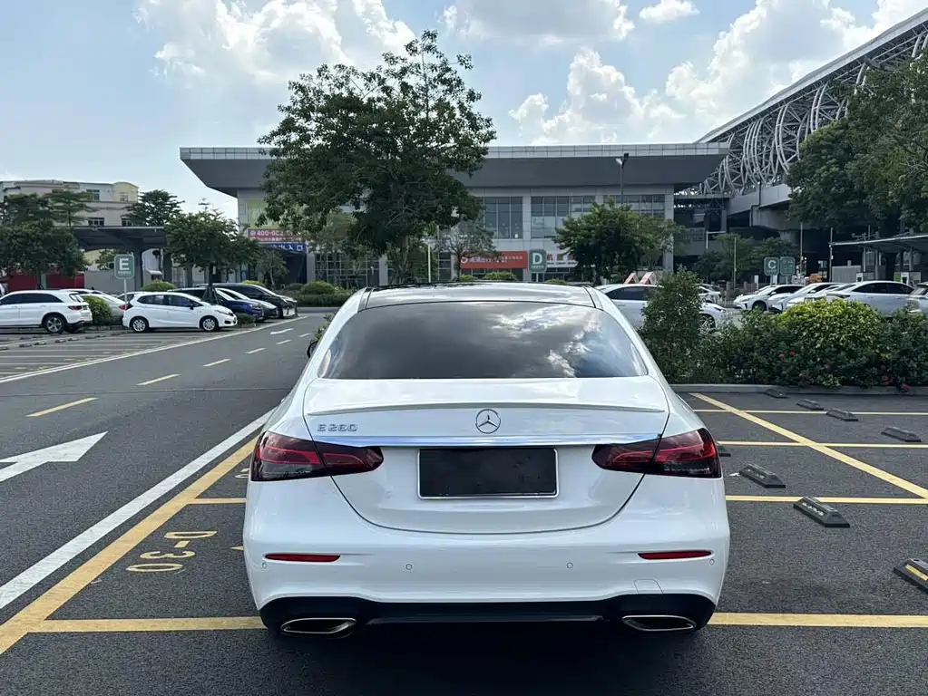 Mercedes-Benz E-Class (Import) — фото 4