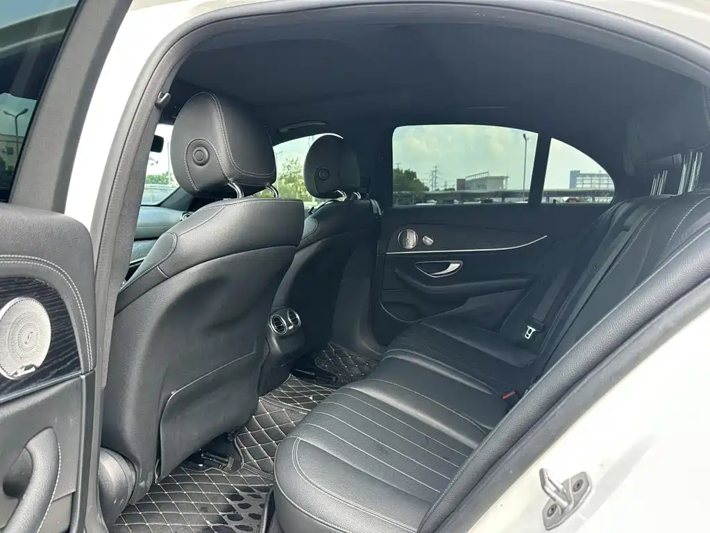 Mercedes-Benz E-Class (Import) — фото 7