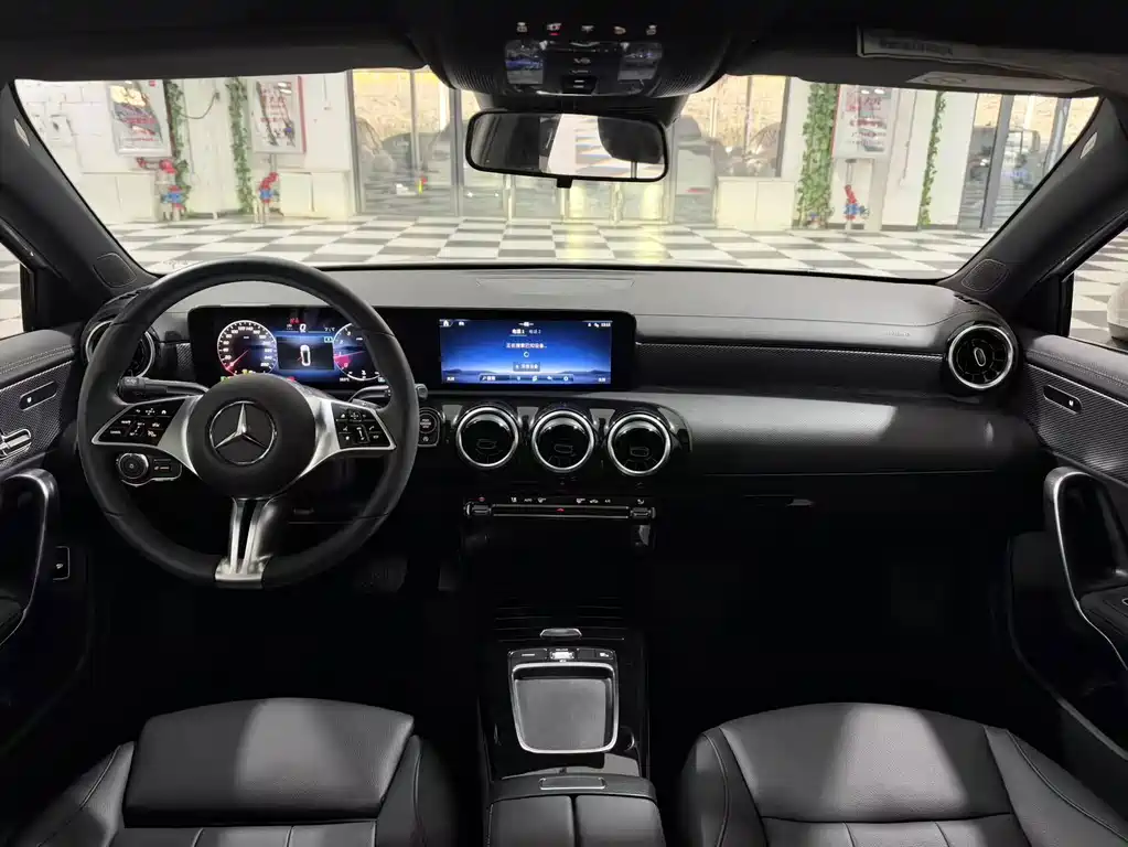 Mercedes-Benz A-Class — фото 16