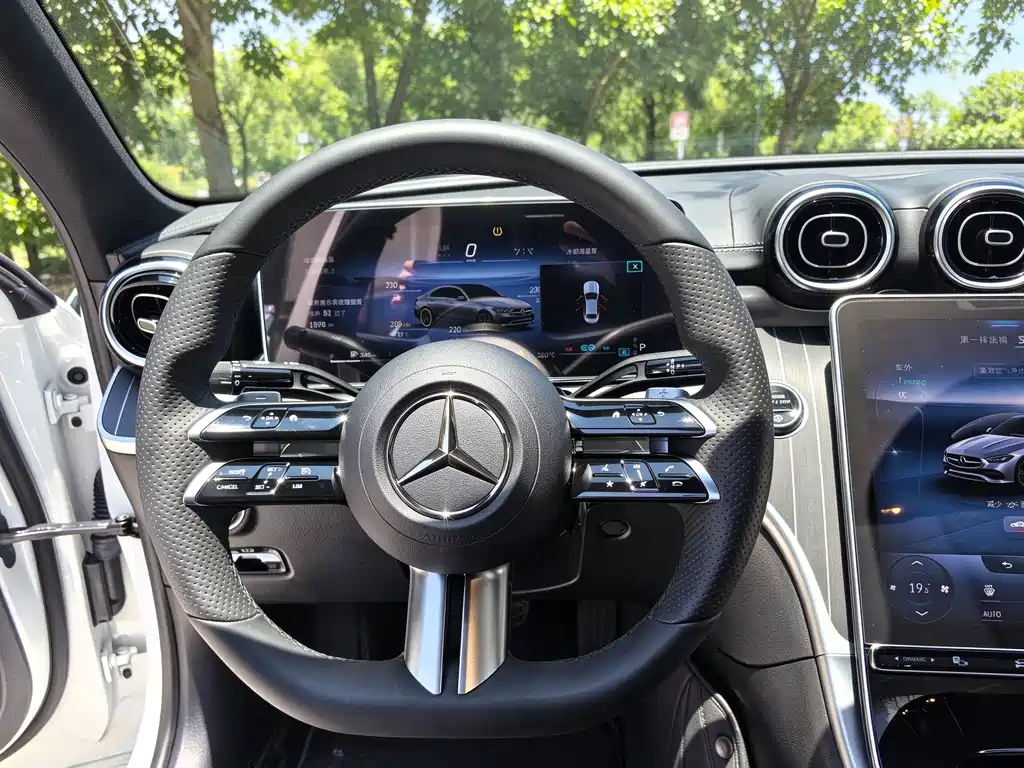 Mercedes-Benz C-Class — фото 12