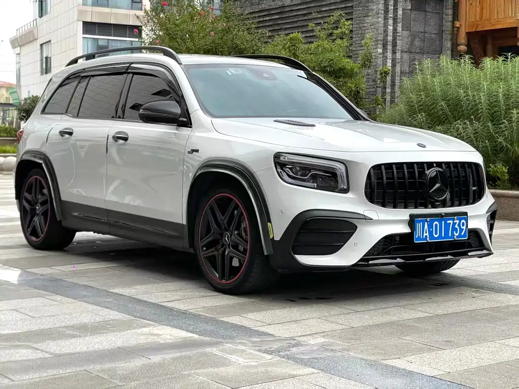 Mercedes-Benz GLB AMG — фото 3