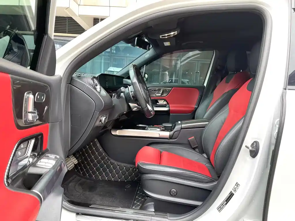 Mercedes-Benz GLB AMG — фото 6