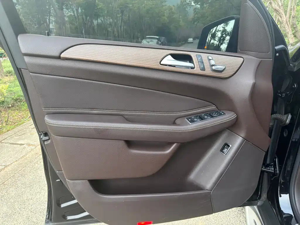 Mercedes-Benz GLE (Import) — фото 11