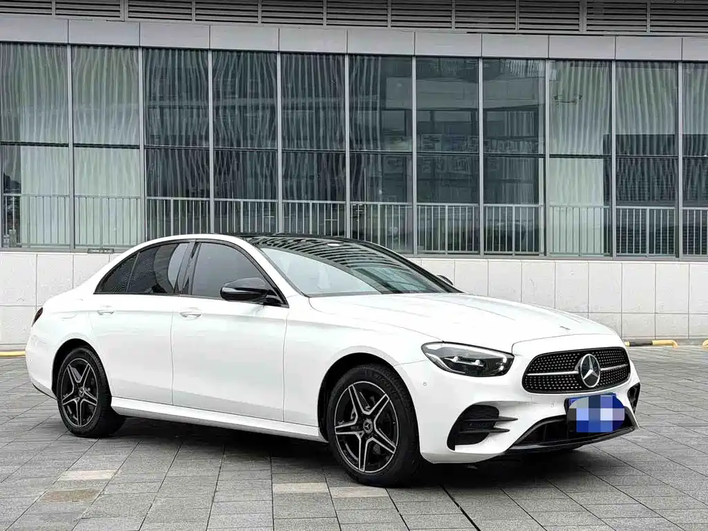 Mercedes-Benz E-Class — фото 3