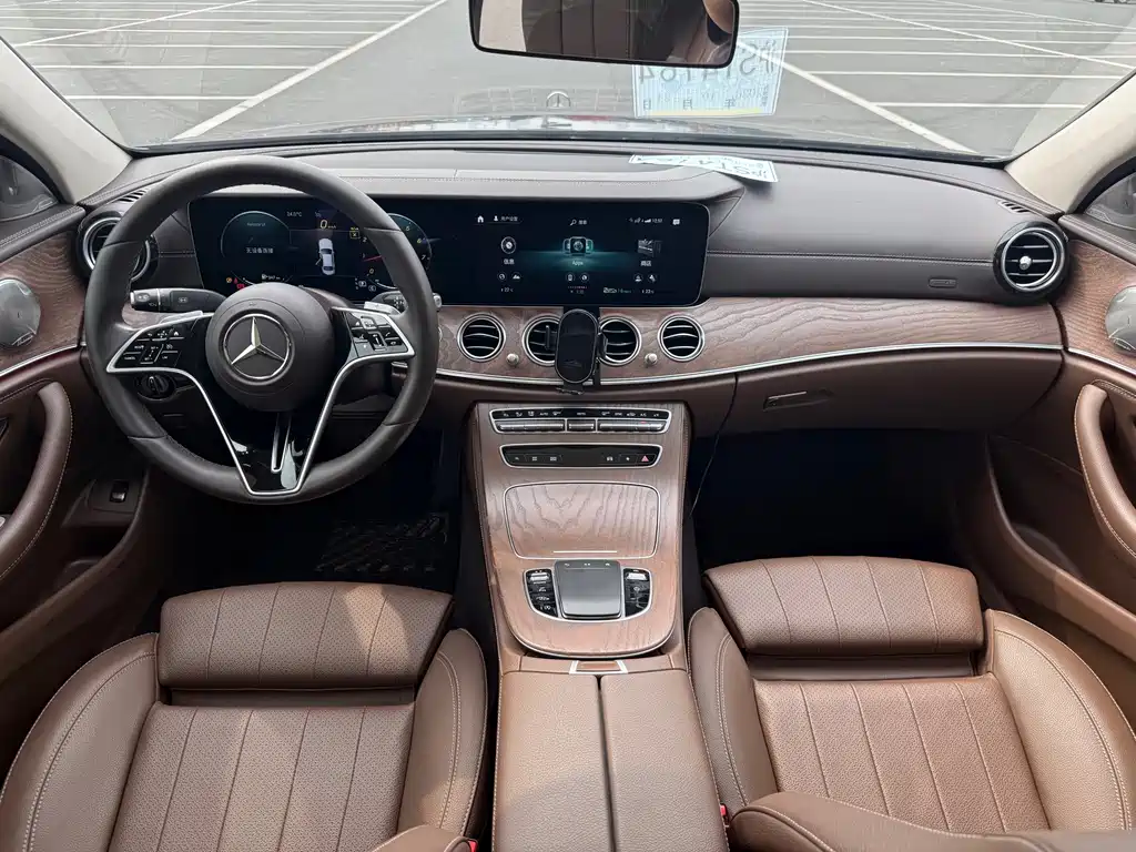 Mercedes-Benz E-Class — фото 11