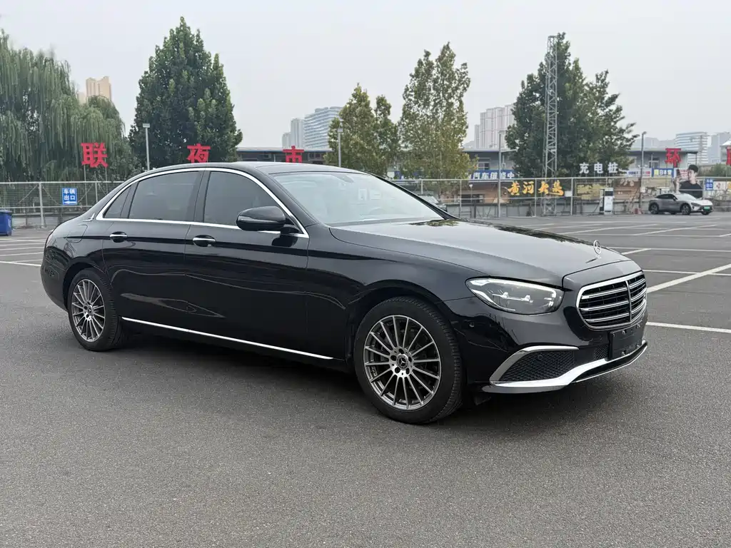 Mercedes-Benz E-Class — фото 15