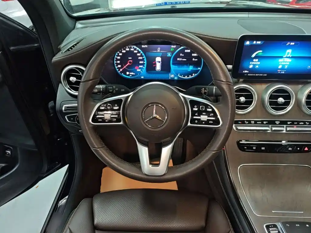 Mercedes-Benz GLC — фото 11