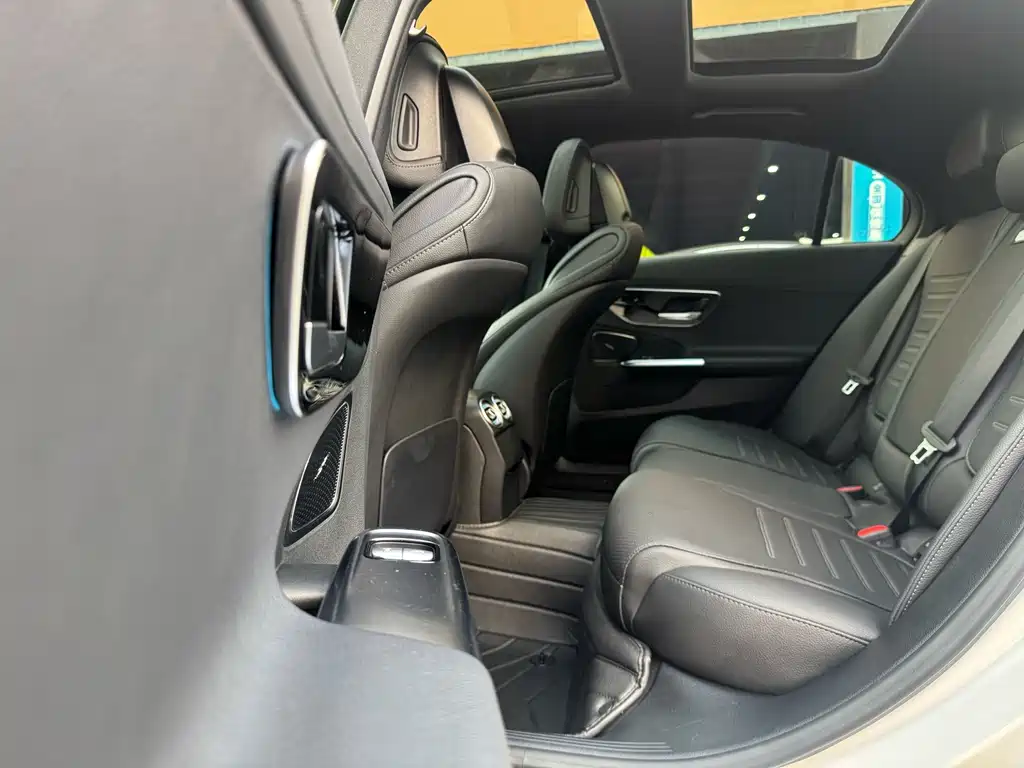 Mercedes-Benz C-Class — фото 14