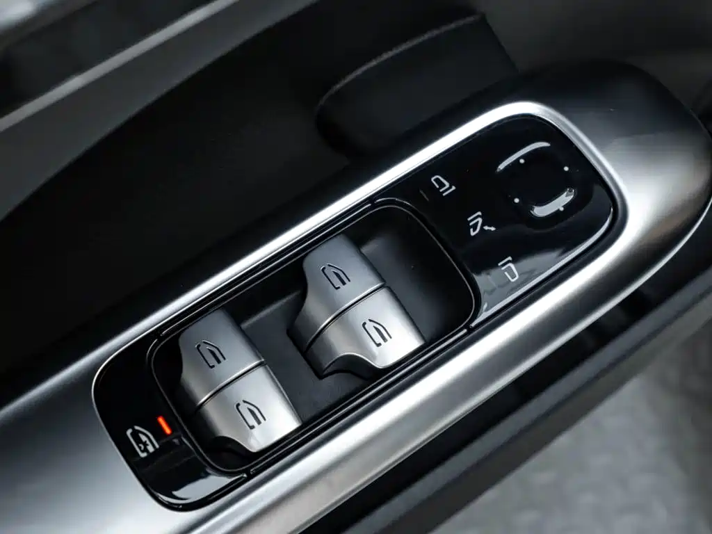 Mercedes-Benz C-Class — фото 22