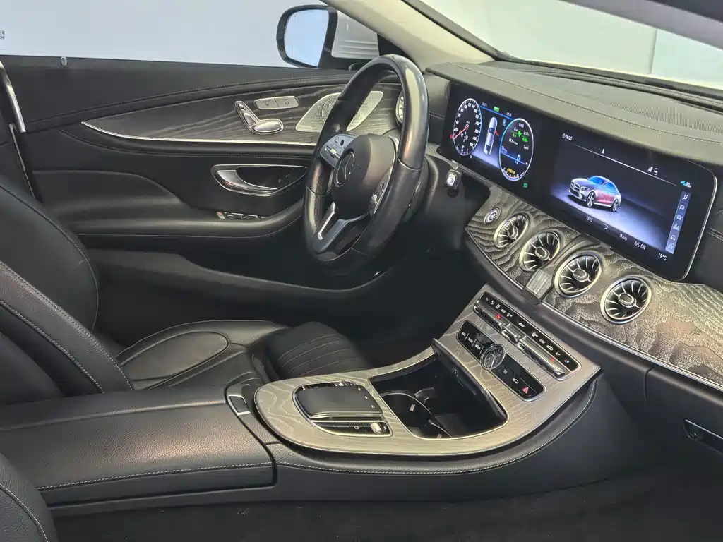 Mercedes-Benz CLS — фото 13