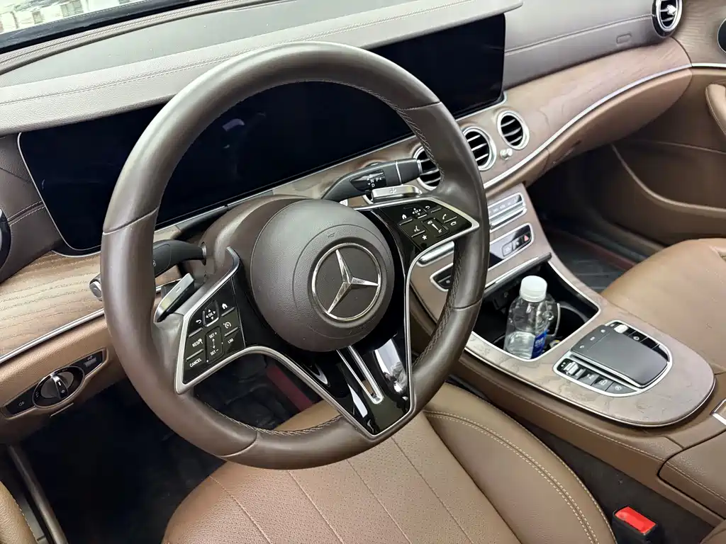 Mercedes-Benz E-Class — фото 15