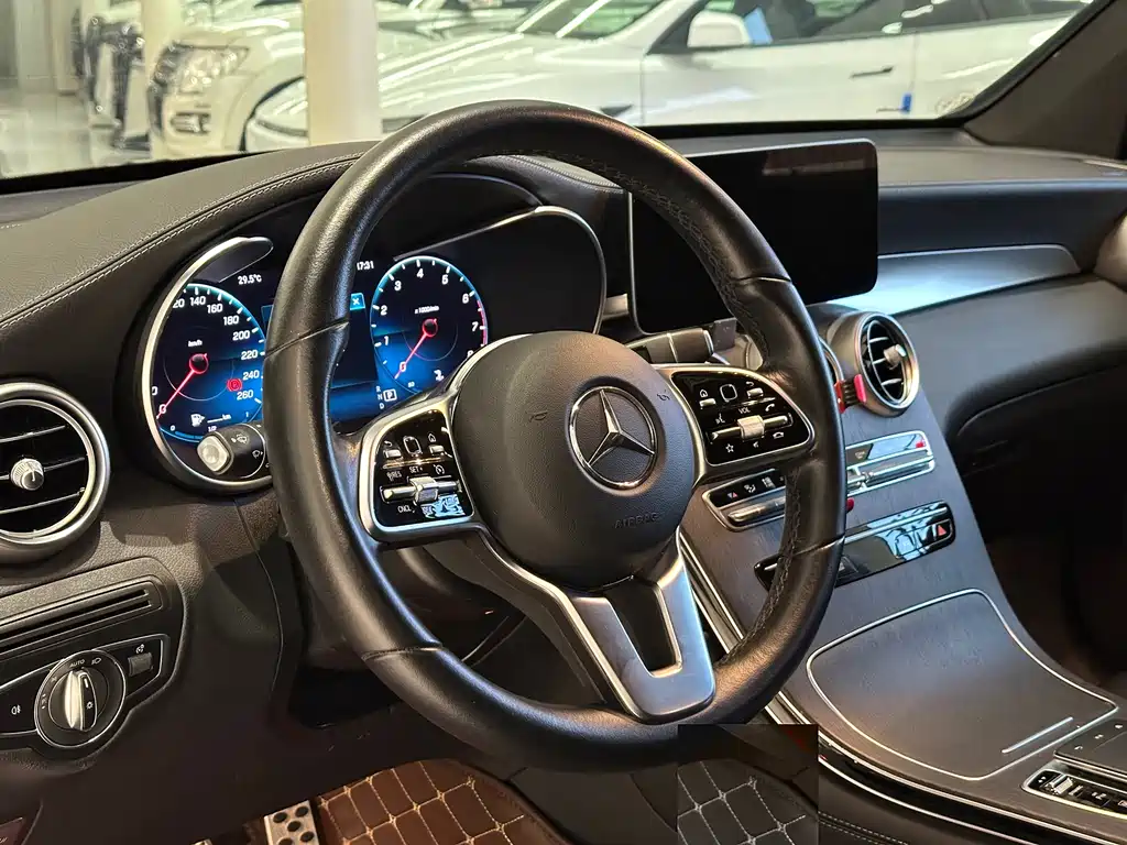 Mercedes-Benz GLC Coupe — фото 10