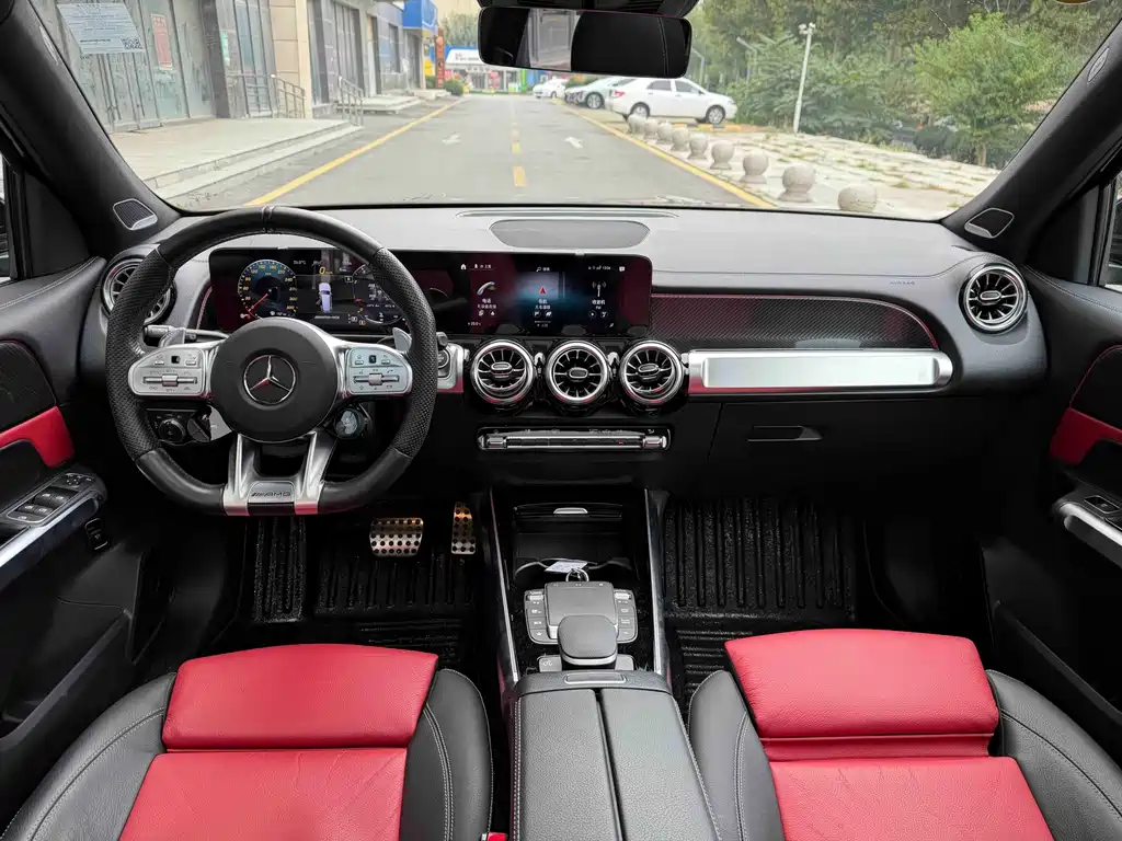Mercedes-Benz GLB AMG — фото 7