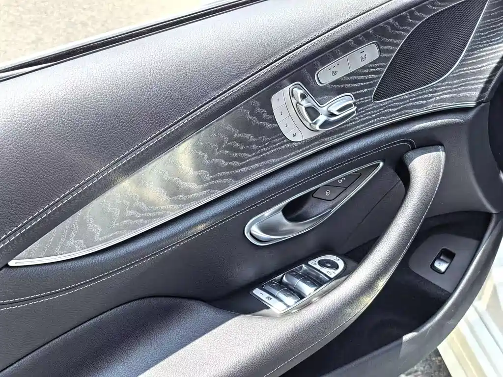 Mercedes-Benz CLS — фото 6