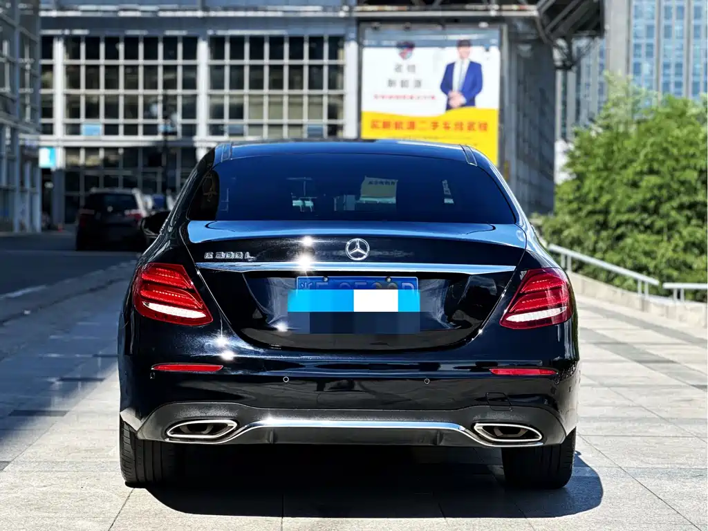 Mercedes-Benz E-Class — фото 5