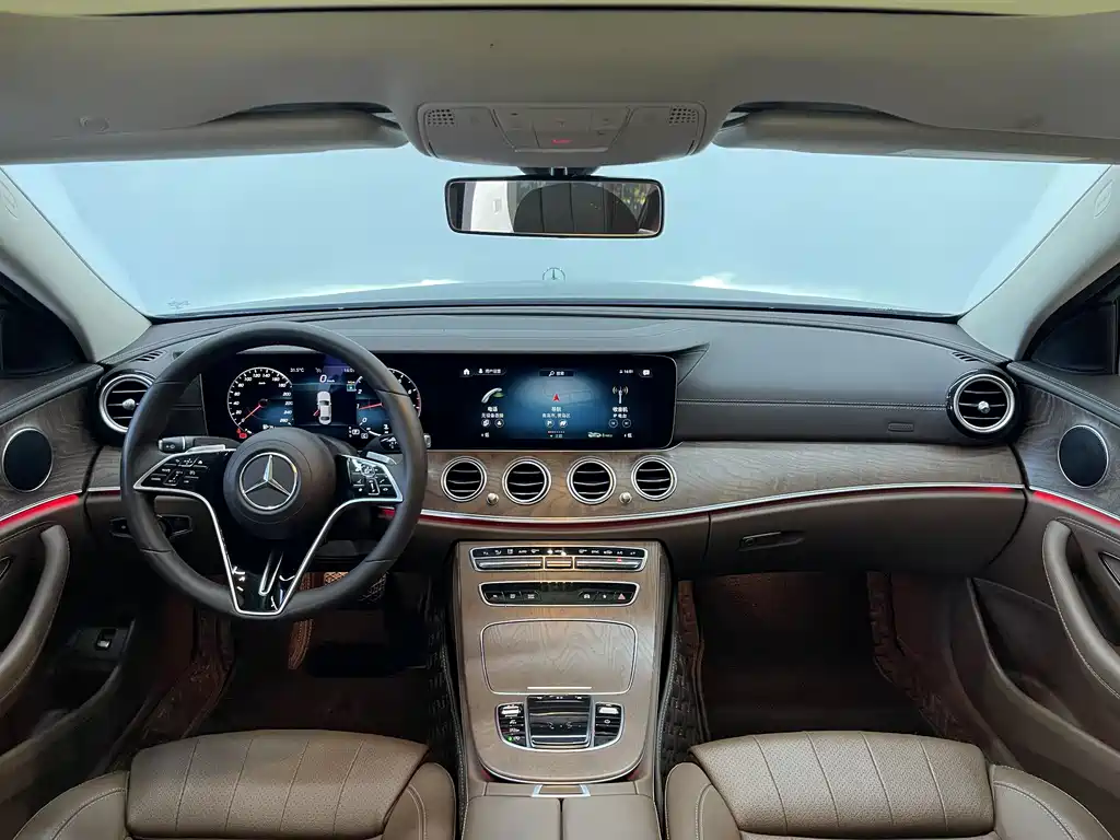 Mercedes-Benz E-Class — фото 14