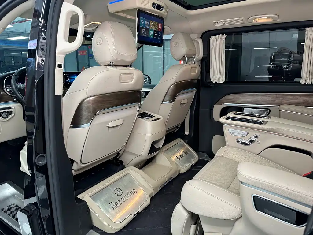 Mercedes-Benz V-Class — фото 13