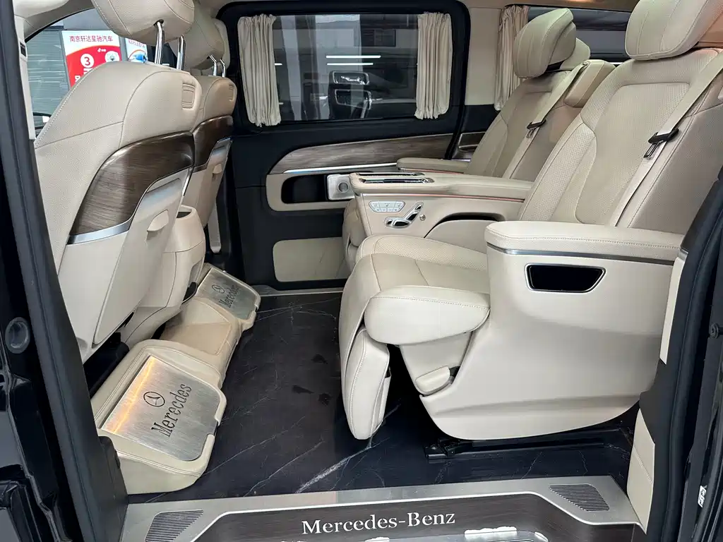 Mercedes-Benz V-Class — фото 10